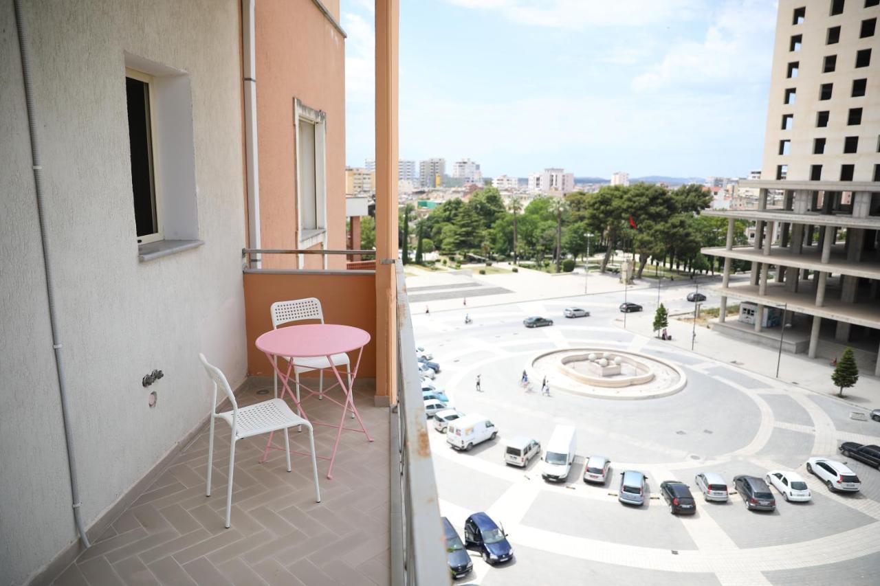 Square View Apartment Vlore Bagian luar foto